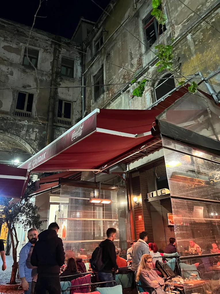 Öz Çardak Cafe